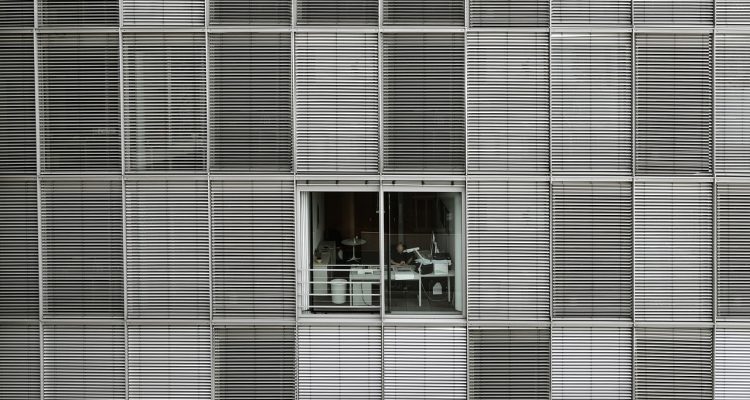 découvrez comment évaluer efficacement la performance des employés avec des outils et des méthodes adaptées. améliorez la productivité, favorisez le développement personnel et optimisez la gestion des talents au sein de votre entreprise.