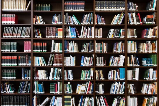 découvrez l'apprentissage collaboratif, une approche innovante qui favorise l'échange d'idées et le travail en équipe pour améliorer les résultats pédagogiques et renforcer les compétences interpersonnelles.