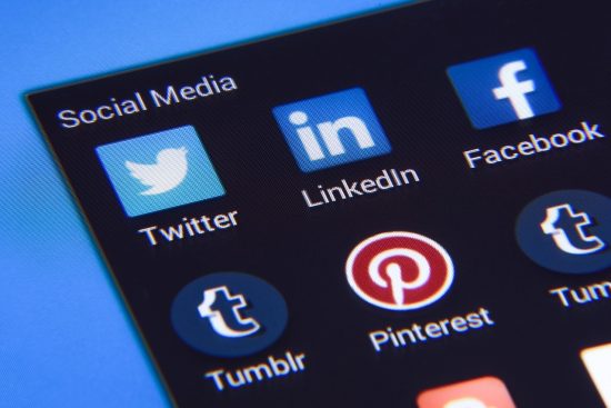 découvrez comment le marketing sur les réseaux sociaux peut propulser votre entreprise grâce à des stratégies efficaces et ciblées. apprenez à engager votre audience, à augmenter votre visibilité et à transformer votre présence en ligne en résultats concrets.