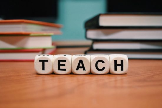 découvrez des techniques d'enseignement innovantes qui révolutionnent la manière d'apprendre. améliorez l'engagement des élèves et boostez leur compréhension grâce à des méthodes pédagogiques créatives et adaptées aux besoins contemporains.