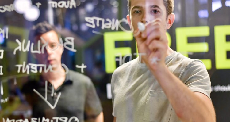 découvrez des stratégies de marketing digital efficaces pour booster votre visibilité en ligne, attirer de nouveaux clients et maximiser vos revenus. apprenez à exploiter les outils numériques modernes pour optimiser votre présence et vos performances sur le web.