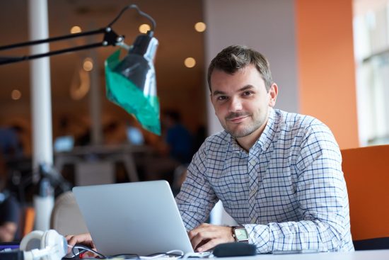 découvrez les avantages de la formation des employés : amélioration des compétences, augmentation de la productivité, et renforcement de la motivation. investissez dans le développement de votre équipe pour assurer la croissance et le succès de votre entreprise.