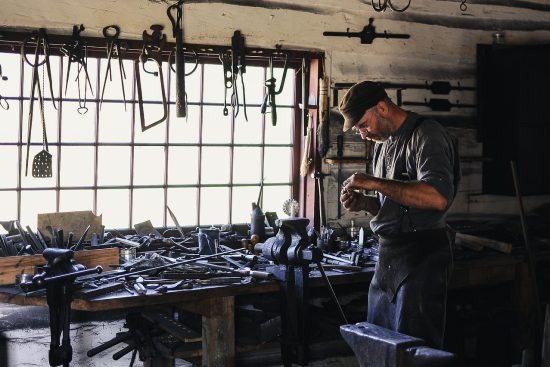 découvrez l'importance des compétences en communication interpersonnelle pour améliorer vos relations personnelles et professionnelles. apprenez des techniques pratiques pour mieux écouter, exprimer vos idées et construire des interactions positives.