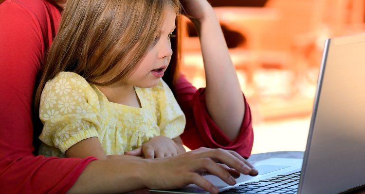 découvrez les principes fondamentaux de la psychologie de l'apprentissage. explorez comment nous acquérons, traitons et retenons les informations, et comment ces connaissances peuvent améliorer les méthodes d'enseignement et de formation. plongez dans l'univers fascinant de la psychologie qui façonne notre compréhension du processus d'apprentissage.