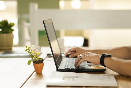 découvrez des stratégies efficaces de vente en ligne pour maximiser vos revenus, attirer de nouveaux clients et optimiser votre présence sur le marché numérique.