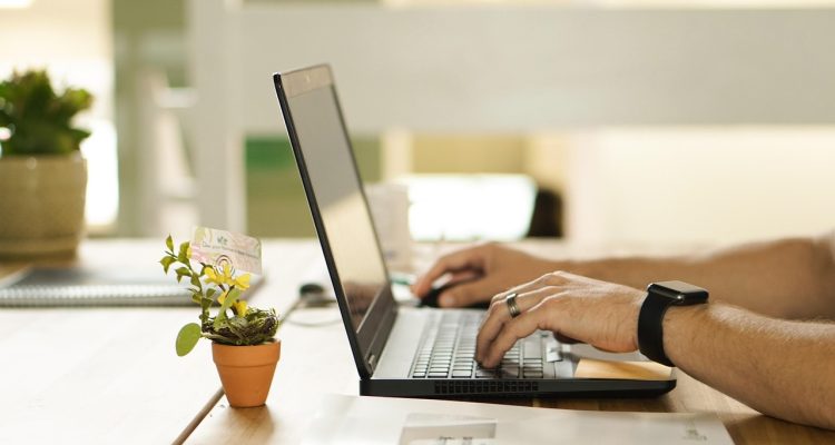découvrez des stratégies efficaces de vente en ligne pour maximiser vos revenus, attirer de nouveaux clients et optimiser votre présence sur le marché numérique.