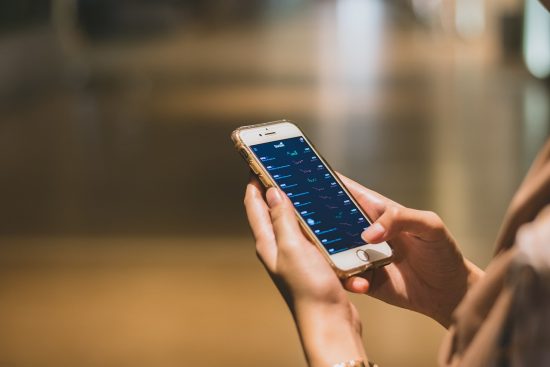 découvrez les avantages du marketing en ligne : atteignez un public mondial, mesurez vos performances en temps réel, et bénéficiez d'une personnalisation avancée pour maximiser vos résultats.