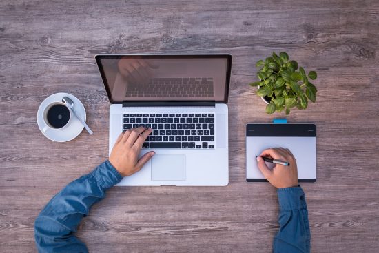 découvrez l'univers du design graphique, où créativité et innovation se rencontrent pour donner vie à des idées uniques. explorez des tendances inspirantes, des techniques professionnelles et des conseils pour améliorer vos compétences en création visuelle.