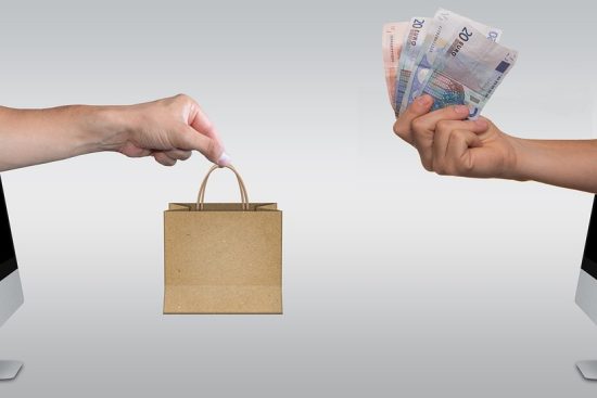 découvrez les dernières tendances du commerce électronique pour 2023. apprenez comment l'innovation technologique, les comportements d'achat changeants et les stratégies marketing influencent le paysage du e-commerce. restez compétitif et adaptez votre entreprise aux évolutions du marché en explorant ces insights précieux.
