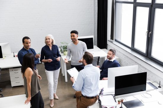 découvrez les principes du leadership éthique, une approche qui favorise l'intégrité, la responsabilité et le respect au sein des organisations. apprenez comment inspirer et motiver vos équipes tout en prônant des valeurs durables et socialement responsables.