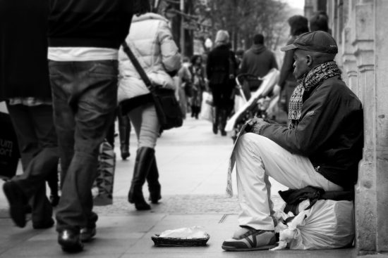 découvrez l'importance de l'éthique professionnelle dans le monde du travail. apprenez comment les normes éthiques guident le comportement des professionnels, favorisent la confiance et créent un environnement de travail respectueux et équitable.