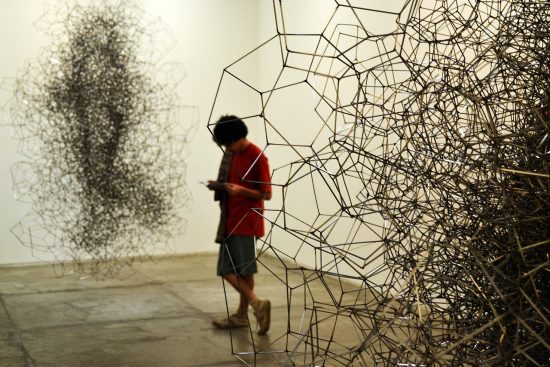 découvrez l'univers fascinant des effets visuels ! plongez dans les techniques innovantes qui transforment des scènes ordinaires en expériences spectaculaires au cinéma, à la télévision et dans les jeux vidéo. explorez les coulisses des créations visuelles qui captivent les audiences du monde entier.