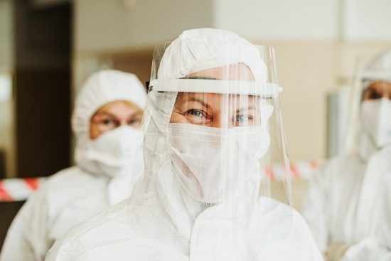 découvrez l'importance de l'éthique professionnelle dans le monde du travail. apprenez comment les principes éthiques guident les comportements, renforcent la confiance et favorisent un environnement professionnel respectueux et responsable.