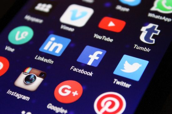 découvrez l'univers fascinant des réseaux sociaux, où la connectivité et l'expression personnelle se rencontrent. restez à jour sur les dernières tendances, stratégies et outils pour optimiser votre présence en ligne et engager votre audience de manière efficace.