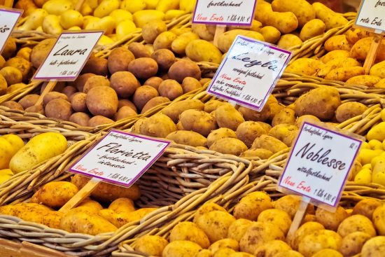 analyse approfondie du marché pour identifier les tendances, les opportunités et les défis, afin d'optimiser votre stratégie commerciale et de maximiser votre succès.
