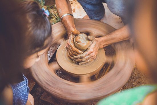 découvrez les compétences essentielles pour réussir en entrepreneurship. apprenez à développer votre esprit d'initiative, à gérer efficacement vos projets et à innover dans un environnement compétitif.