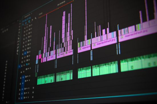 découvrez des techniques de montage vidéo essentielles pour améliorer vos compétences en édition. apprenez à utiliser des outils professionnels, à maîtriser les effets visuels et à créer des vidéos captivantes qui retiennent l'attention de votre public.