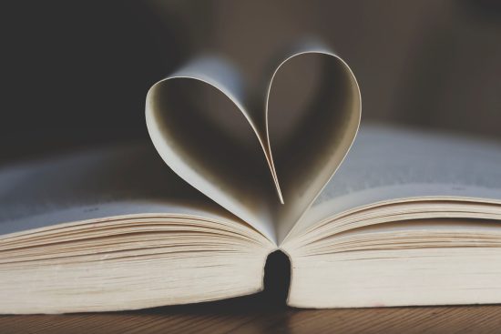 découvrez l'importance du knowledge management dans la gestion des connaissances au sein des entreprises. apprenez à optimiser le partage d'informations, à favoriser l'innovation et à améliorer la collaboration. explorez des stratégies efficaces pour capter, organiser et réutiliser le savoir au sein de votre organisation.