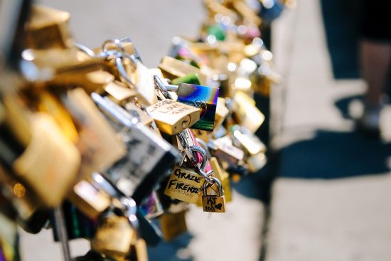 découvrez comment le customer relationship management (crm) peut transformer votre entreprise en optimisant la gestion de vos relations clients, en améliorant la fidélisation et en automatisant vos processus. apprenez à utiliser les meilleures pratiques et outils pour maximiser votre efficacité et offrir une expérience client exceptionnelle.