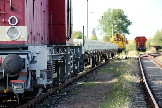 découvrez l'art du supply chain management : optimisez vos processus d'approvisionnement, réduisez vos coûts et améliorez la satisfaction client grâce à des stratégies efficaces et des outils innovants.