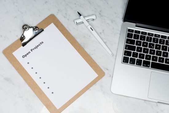 découvrez l'art de la gestion de projet avec notre guide complet. apprenez les meilleures pratiques, outils et techniques pour planifier, exécuter et suivre vos projets avec succès. maximisez votre efficacité et atteignez vos objectifs dans les délais impartis.