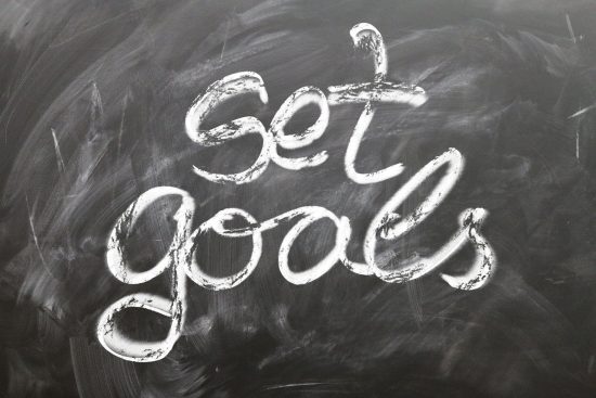découvrez les défis majeurs de la gestion de projets à l'échelle mondiale. apprenez comment naviguer à travers les complexités culturelles, les différences temporaires et les exigences réglementaires pour garantir le succès de vos projets internationaux.