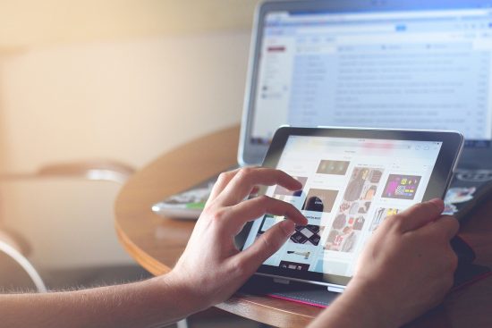 découvrez l'importance de la communication dans nos vies quotidiennes. apprenez à améliorer vos compétences en communication pour établir des relations plus fortes, faciliter l'échange d'idées et favoriser la compréhension mutuelle. explorez des stratégies efficaces pour communiquer avec clarté et empathie.