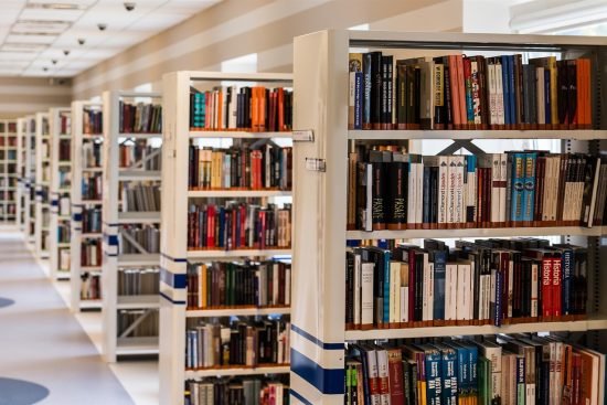 découvrez l'importance du knowledge management pour optimiser la gestion des connaissances au sein de votre entreprise. apprenez comment capturer, organiser et partager efficacement l'information pour stimuler l'innovation et améliorer la prise de décision.